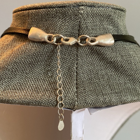 Branded JL Whale Tail Necklace - Picture 3 of 4